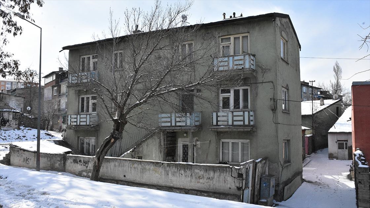 Atatürk Üniversitesi İnşaat Mühendisliği Yapı Ana Bilim Dalı Öğretim Üyesi