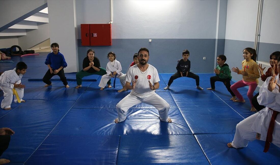 Hatay'daki Üsküdar Konteyner Kent'in müdür yardımcısı Ümit Arslan'ın haftada 3