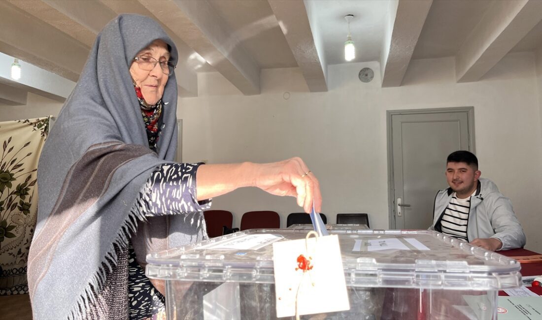 Çanakkale'nin Çan ilçesine bağlı Kazabat köyünde yaşayan 6 seçmen, Yüksek