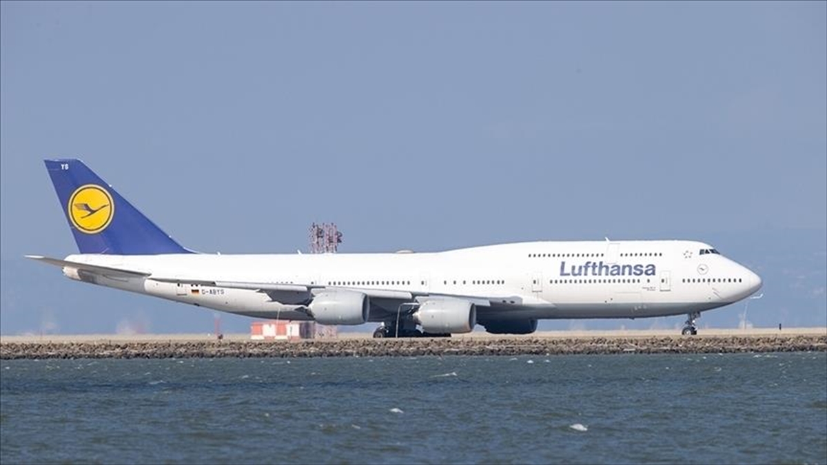 Alman hava yolu şirketi Lufthansa Grubu, geçen yıl 2,7 milyar