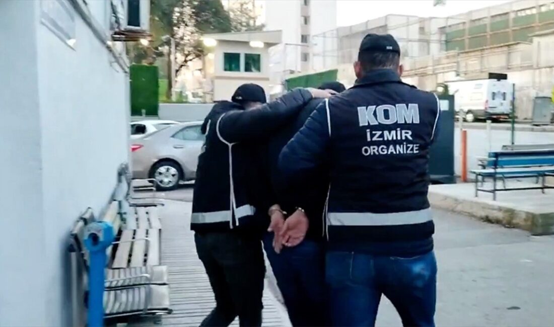 İçişleri Bakanı Ali Yerlikaya, İzmir merkezli 3 ilde düzenlenen "Mahzen-13"