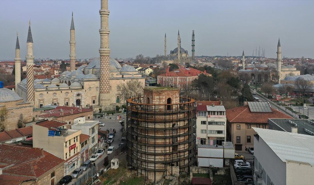Edirne'de restorasyonu süren Makedon Kulesi'nde (Makedonya Kulesi) ikinci etap çalışmalarına