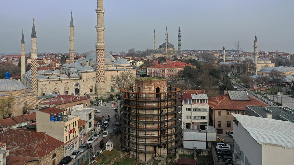 Edirne'de restorasyonu süren Makedon Kulesi'nde (Makedonya Kulesi) ikinci etap çalışmalarına