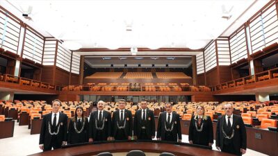 TBMM'de görevli 8 kavas, Türkiye'nin siyasi tarihine yakından tanıklık ediyor.