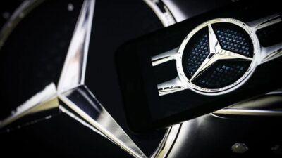 Mercedes-Benz'in Japonya şubesi "Mercedes-Benz Japan" firmasına, "müşterilerini yanılttığı" gerekçesiyle 1,23