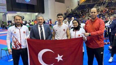 Milli sporcular, İtalya'da düzenlenen Kick Boks Dünya Kupası'nda 14 madalya