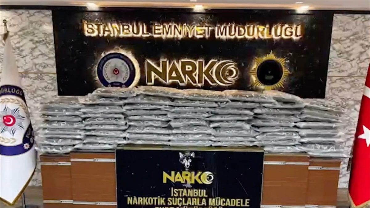 İçişleri Bakanı Ali Yerlikaya, "Narkoçelik- 9" operasyonlarında, 1 ton 43