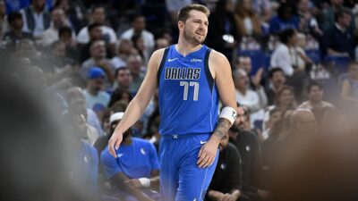Amerikan Basketbol Ligi'nde (NBA) Dallas Mavericks, sahasında Miami Heat'i 114-108