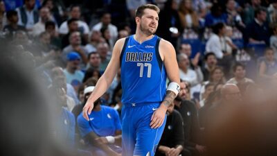 Amerikan Basketbol Ligi'nde (NBA) Dallas Mavericks, deplasmanda Sacramento Kings'i 132-96