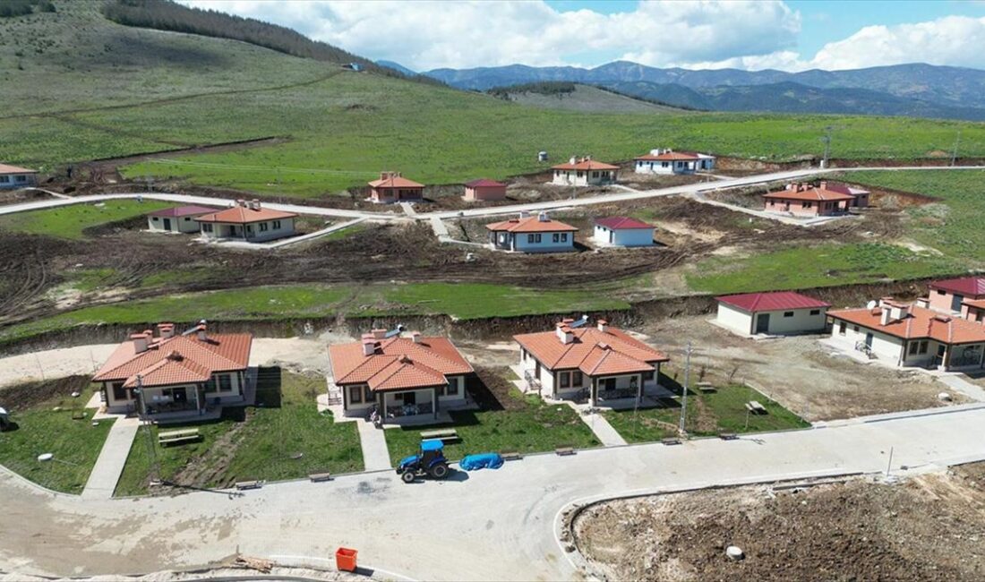 Kahramanmaraş merkezli 6 Şubat 2023'teki depremlerin etkilediği Gaziantep'in Nurdağı ilçesinde