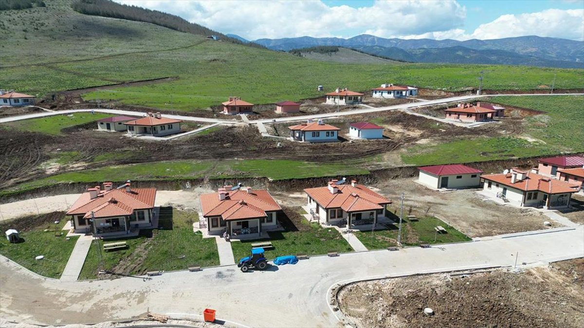 Kahramanmaraş merkezli 6 Şubat 2023'teki depremlerin etkilediği Gaziantep'in Nurdağı ilçesinde