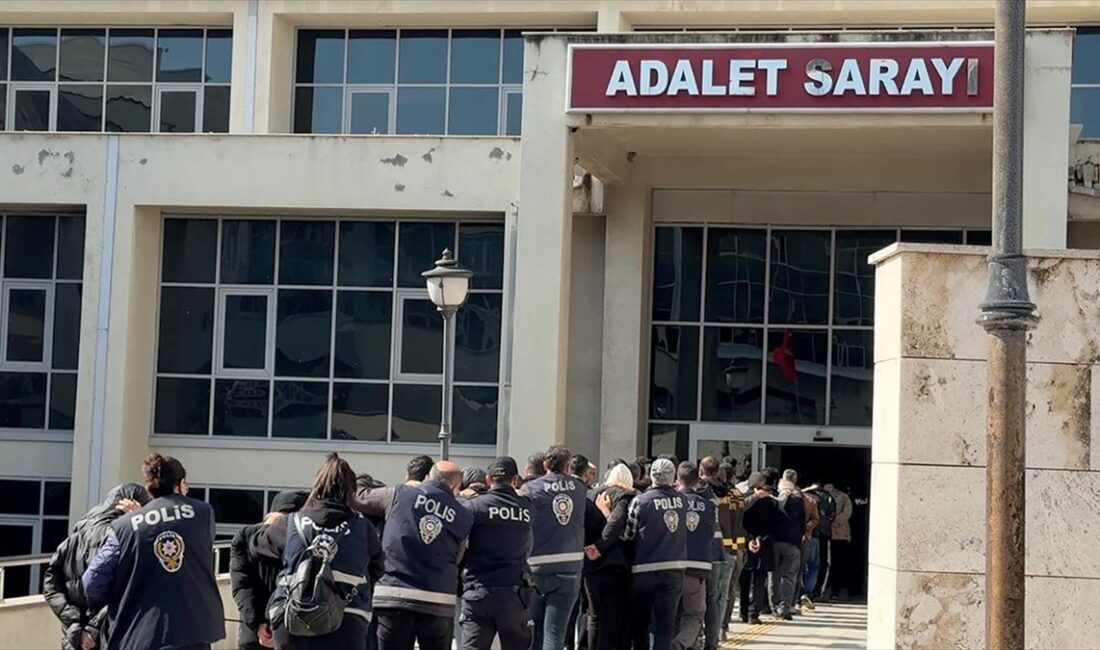 Osmaniye'de iki organize suç örgütüne yönelik Mahzen-3 operasyonunda gözaltına alınan