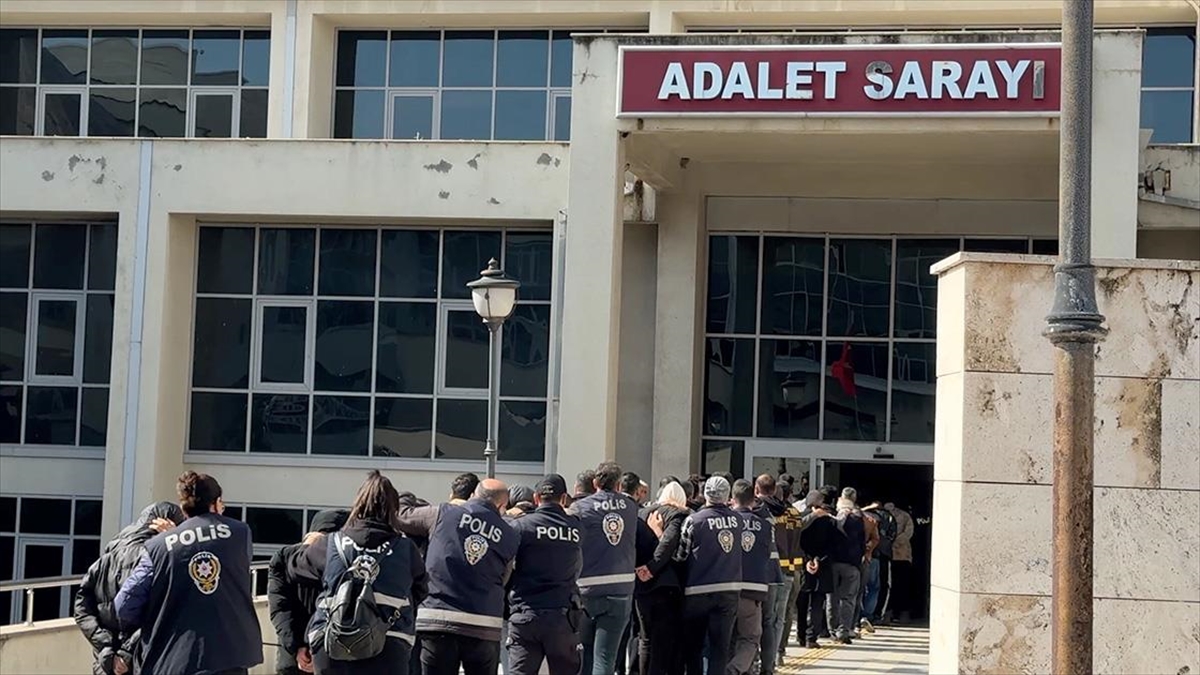 Osmaniye'de iki organize suç örgütüne yönelik Mahzen-3 operasyonunda gözaltına alınan