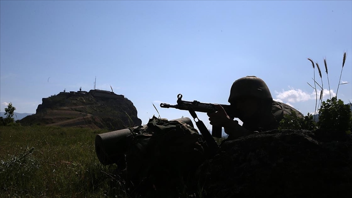 Suriye'nin kuzeyindeki Halep ilinin Tel Rıfat ilçesinde işgalini sürdüren terör