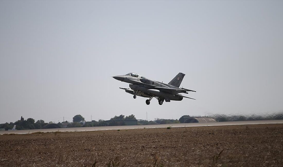 Polonya Hava Kuvvetleri, Rusya'nın Ukrayna'yı yoğun bombardımanında fırlattığı bir füzenin