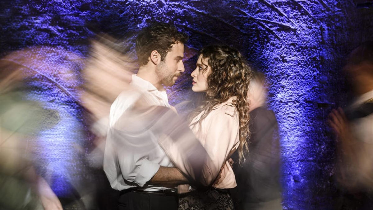 İngiliz yazar William Shakespeare'in asırlardır sahnelenen oyunu "Romeo ve Juliet",