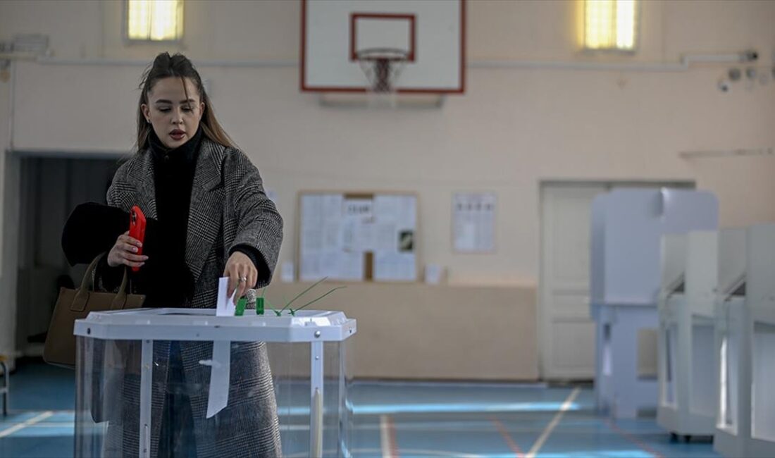 Rusya Federasyonu’nda yapılan devlet başkanı seçiminin ikinci gününde, katılım oranı