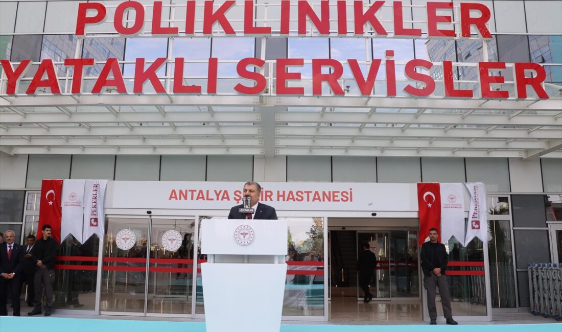- "Türkiye'miz 24, Antalya'mız da kendi Şehir Hastanesi'ne kavuşuyor. Merkezi