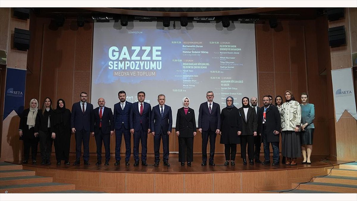 Siyaset, Ekonomi ve Toplum Araştırmaları Vakfı (SETA) Genel Koordinatörü Burhanettin