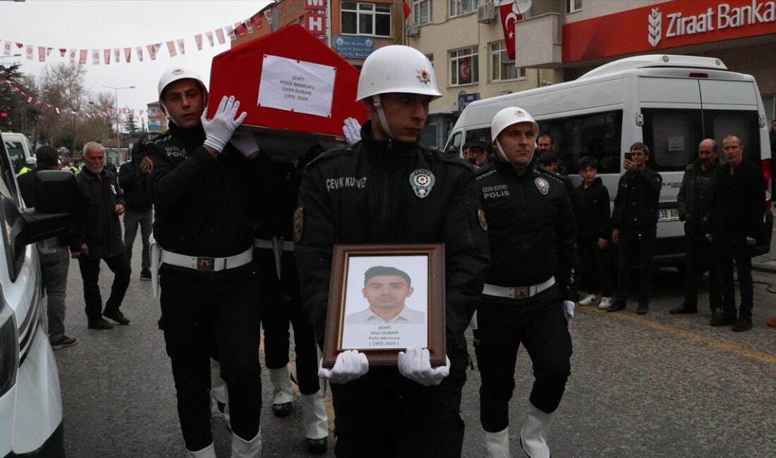 KAYSERI (AA) – Duran’ın cenazesi, Kayseri Havalimanı’ndan alınarak ilçedeki Develi