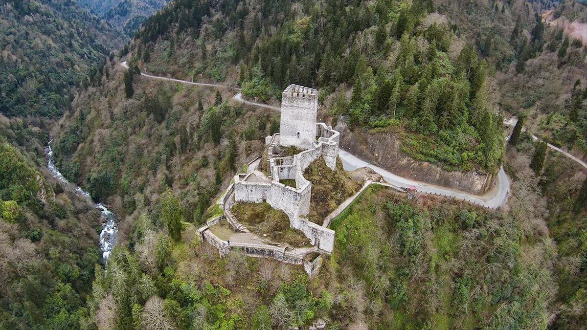 Rize'nin Çamlıhemşin ilçesinde Çat Vadisi'nde, 1. derece arkeolojik sit alanı