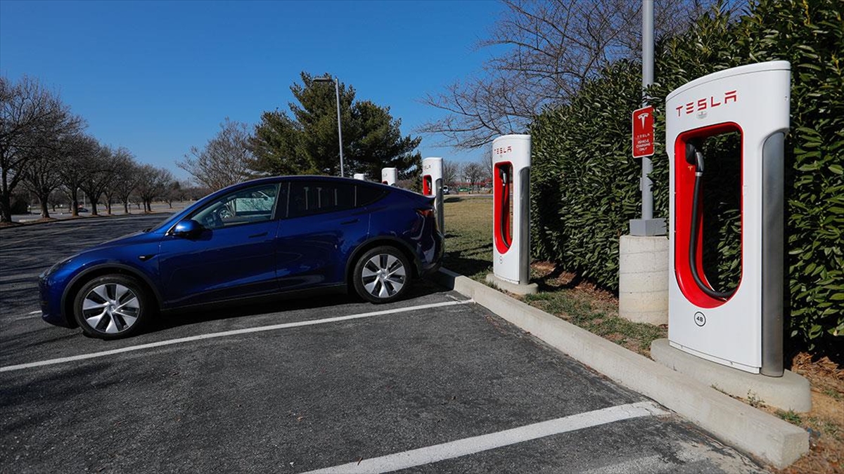 Türkiye pazarına geçen yılın nisan ayında giren Tesla'nın satışlarındaki düşüşün