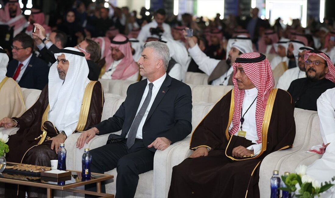 Bakan Bolat, "183 ülkeden 172 binden fazla katılımcıyı ağırlayan LEAP