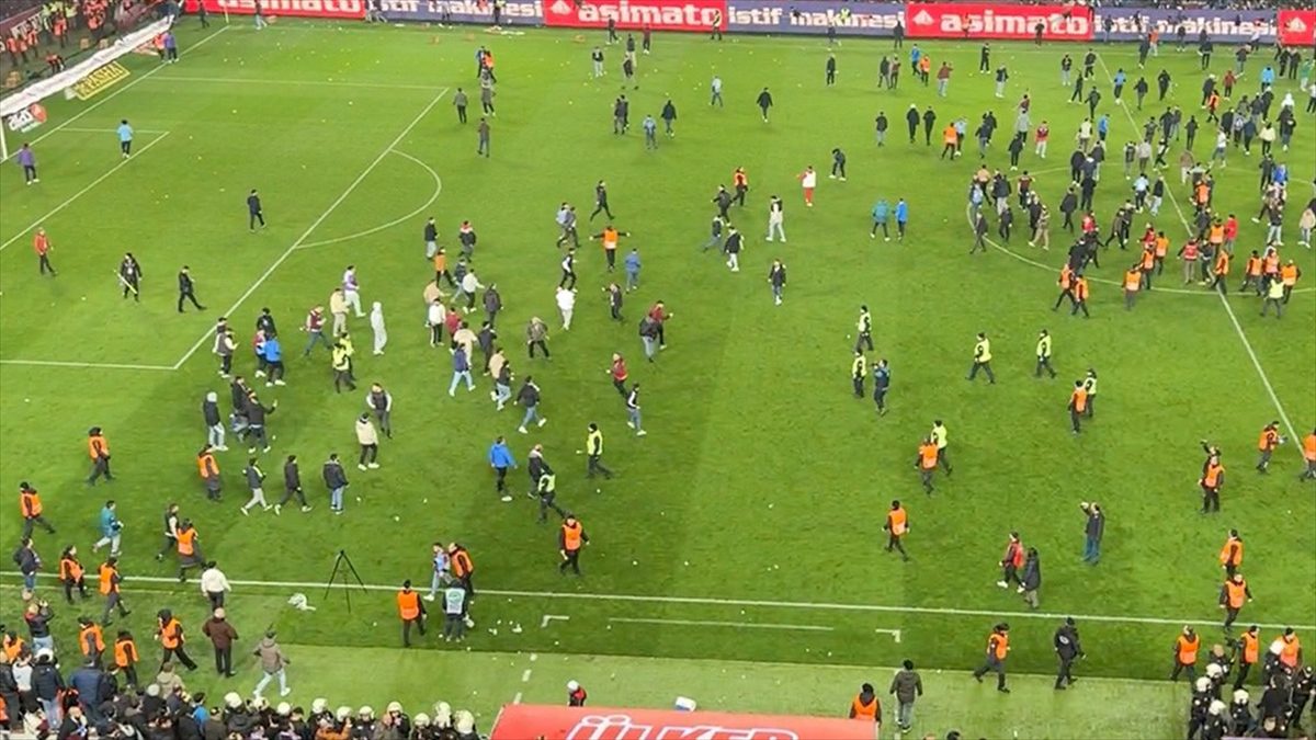 Trendyol Süper Lig'de, 17 Mart Pazar günü oynanan Trabzonspor-Fenerbahçe maçının