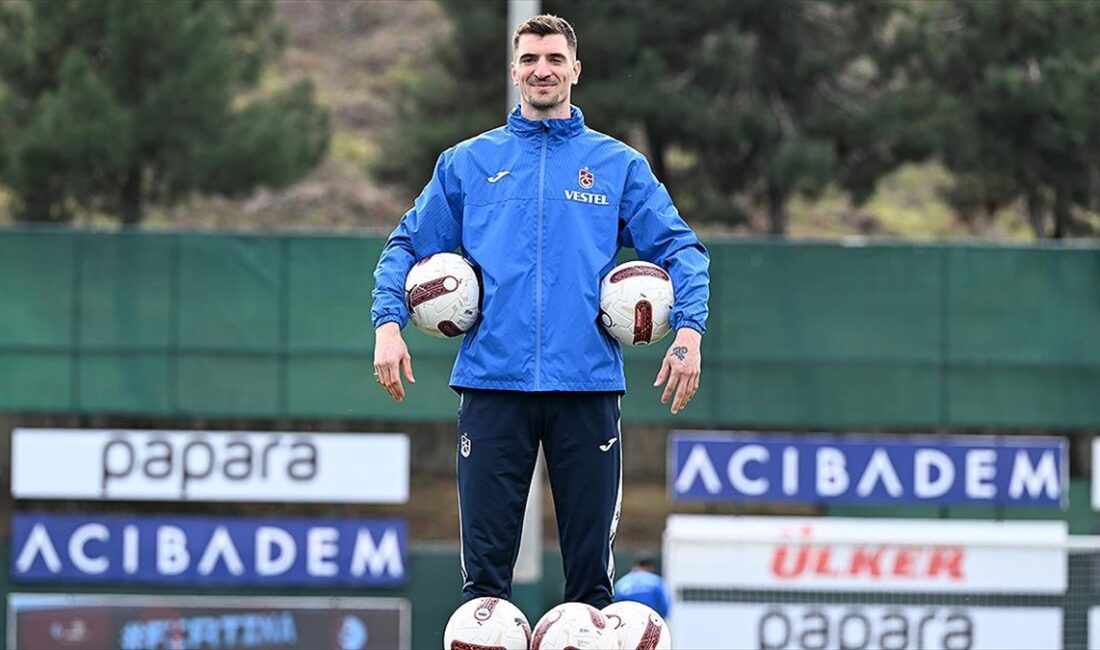Trabzonspor'un ara transfer döneminde kadrosuna kattığı Belçikalı sağ bek oyuncusu