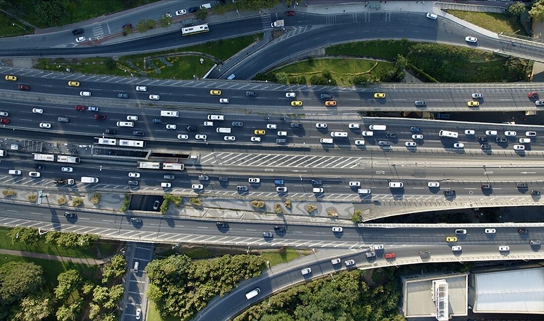 Trafiğe şubatta 193 bin 600 aracın kaydı yapılırken 2 bin