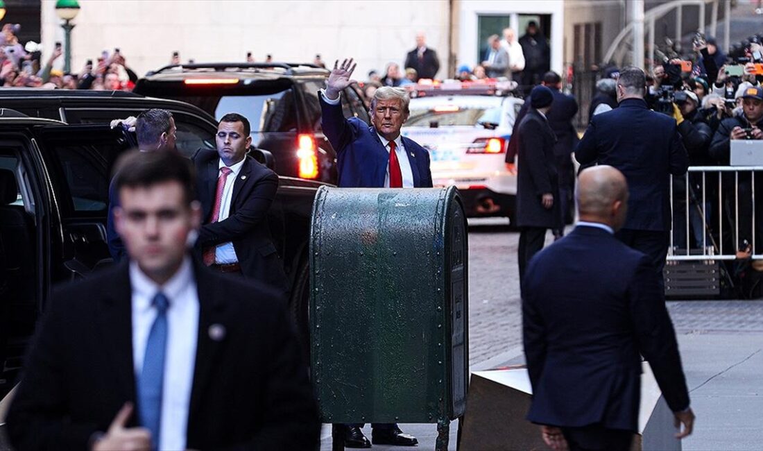 Eski ABD Başkanı Donald Trump’ın, emlak sektöründe dolandırıcılık suçlamasıyla yargılandığı