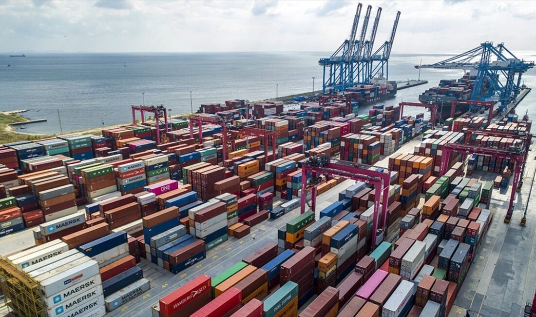 Türkiye'nin ihracatı şubatta geçen yılın aynı ayına göre yüzde 13,6