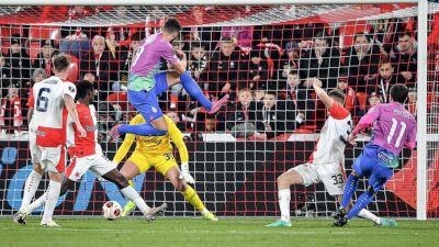 UEFA Avrupa Ligi son 16 turunda rakiplerini eleyen Benfica, Olimpik