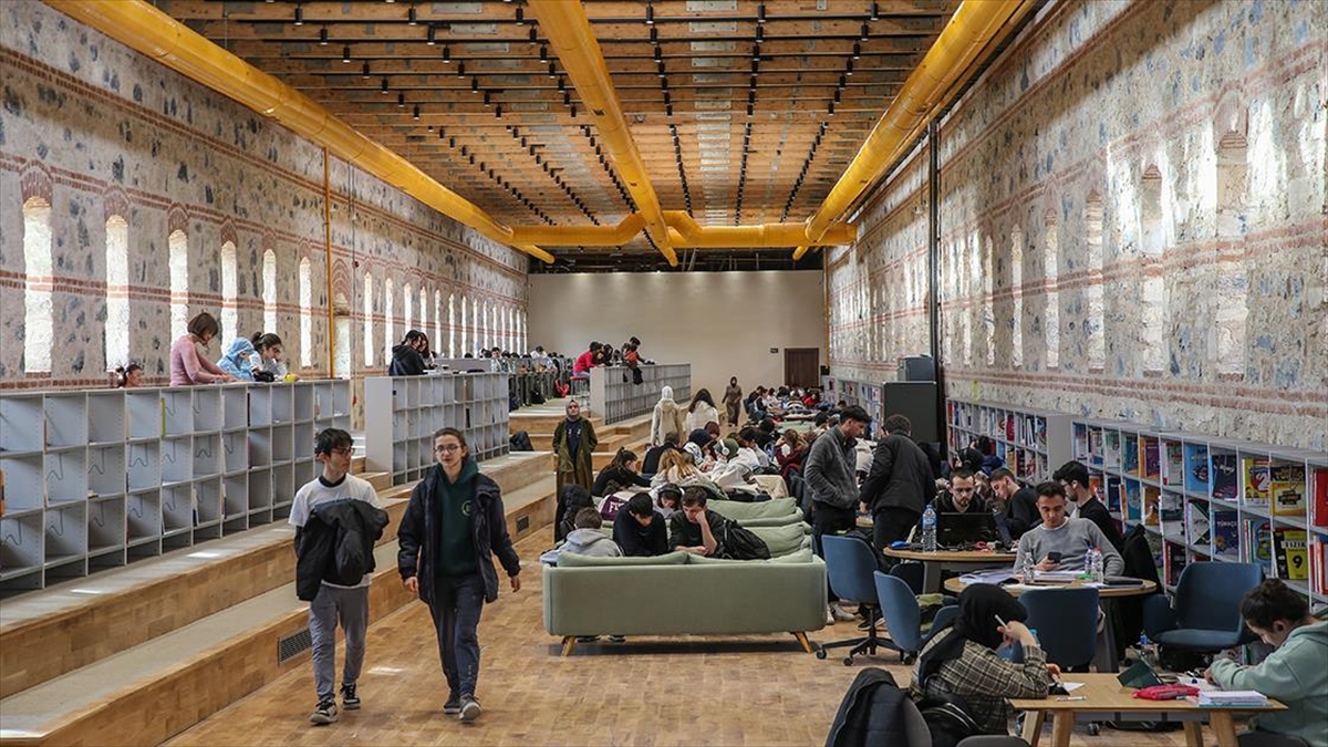 Kültür ve Turizm Bakanlığı, kütüphane hizmetlerini çağın gereksinimlerine uygun şekilde