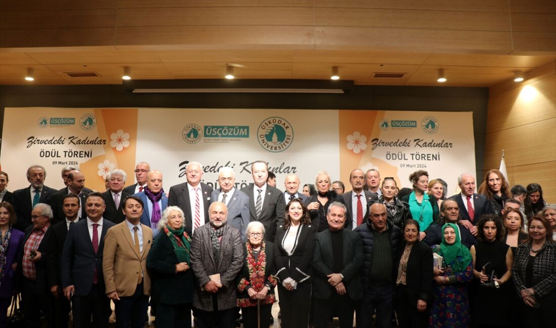 İSTANBUL (AA) – "Zirvedeki Kadınlar Ödül Töreni" Üsküdar Üniversitesi'nde gerçekleştirildi.