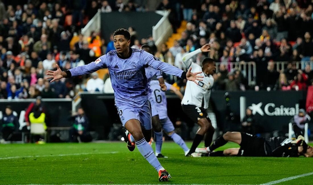 İspanya 1. Futbol Ligi'nin (La Liga) 27. haftasında oynanan Valencia-Real