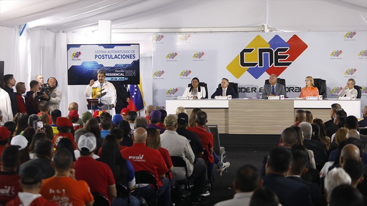 Venezuela Ulusal Seçim Konseyi (CNE) Başkanı Elvis Amoroso, devlet başkanı