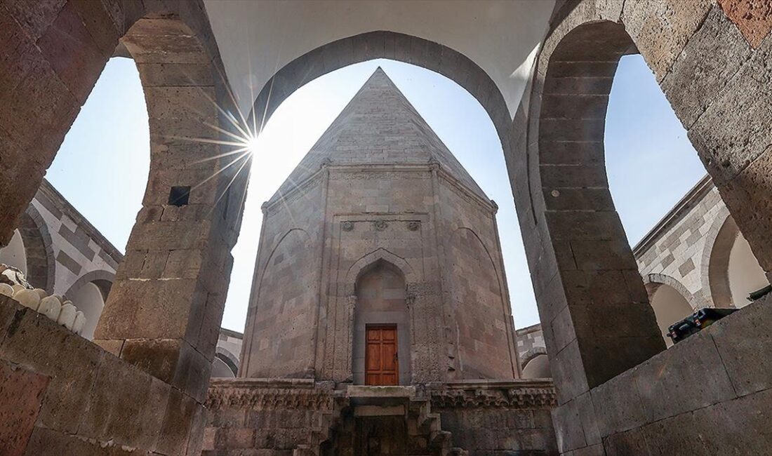 Kayseri'de Eretna Beyliği döneminde yaptırılan ve Melikgazi Belediyesince restore ettirilen