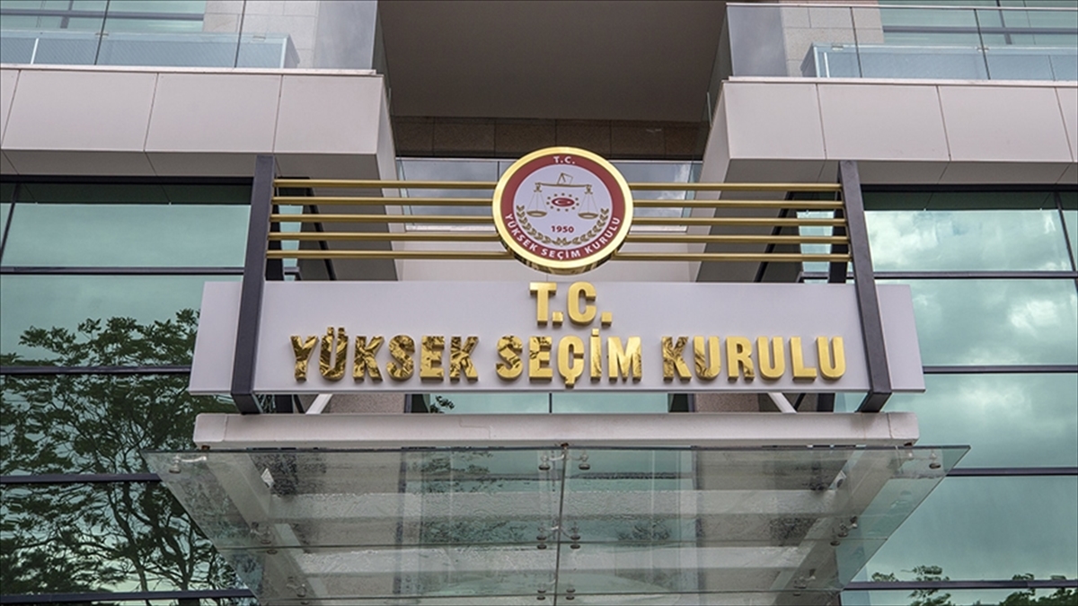 Büyükşehir Belediye Başkanlığı adaylığında İstanbul, 22'si siyasi parti, 27'si bağımsız