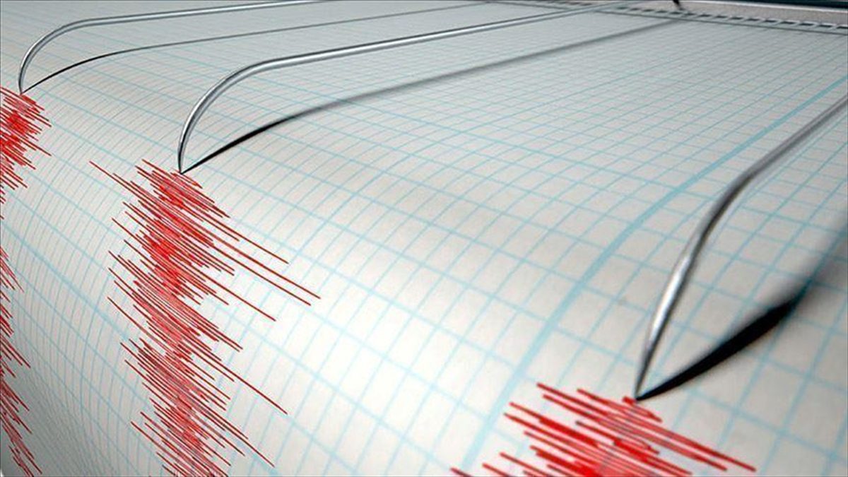 Yunanistan'da Mora Yarımadası'nın batısında 5,8 büyüklüğünde deprem meydana geldi.