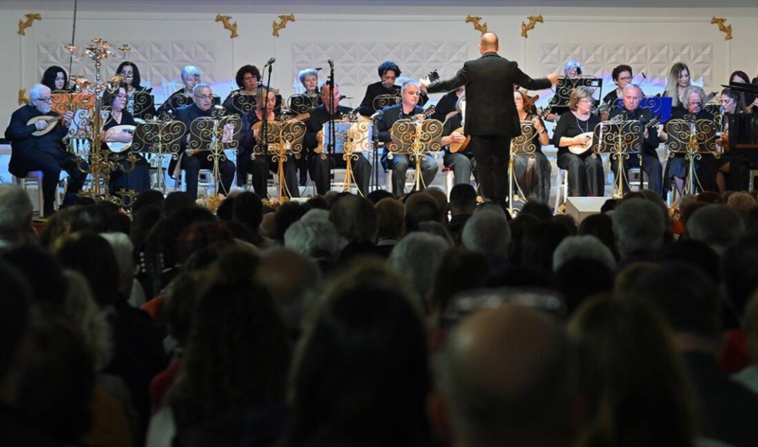 Başkentte düzenlenen, "1. Ankara Uluslararası Mandolin Festivali"nde Türkiye'den 11 ilin