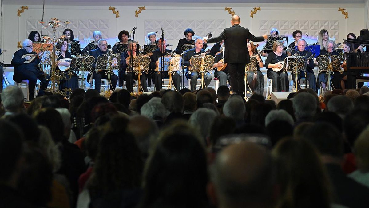 Başkentte düzenlenen, "1. Ankara Uluslararası Mandolin Festivali"nde Türkiye'den 11 ilin