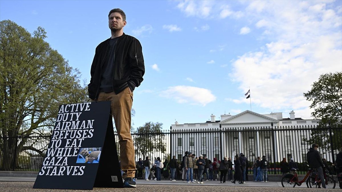 ABD’li asker, Gazze’deki “işgale son verin” çağrısıyla Beyaz Saray önünde 6 gündür açlık grevi yapıyor