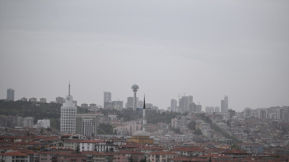 Afrika'dan gelen çöl tozuna karşı maske önerisi