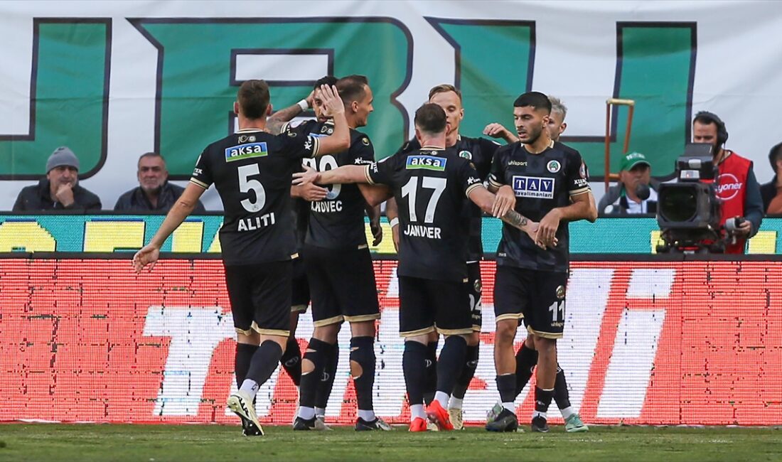 Trendyol Süper Lig'in 33. haftasında Corendon Alanyaspor, konuk olduğu TÜMOSAN