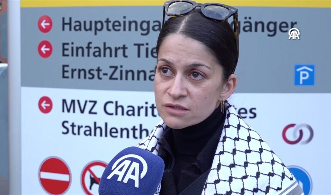Berlin’de dün Filistin’i destekleyenlerin yer aldığı çadır kampında barışçıl eylemcilere