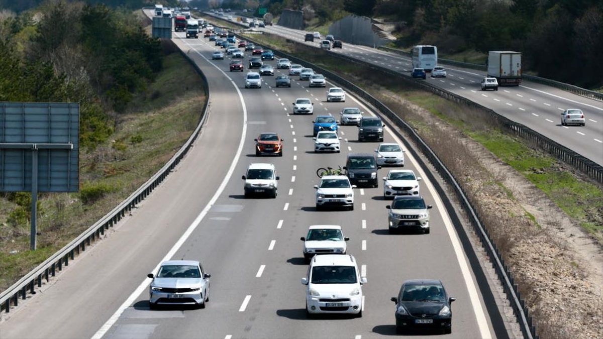 Anadolu Otoyolu'nun Bolu kesiminde Ramazan Bayramı tatilini İstanbul dışında geçiren