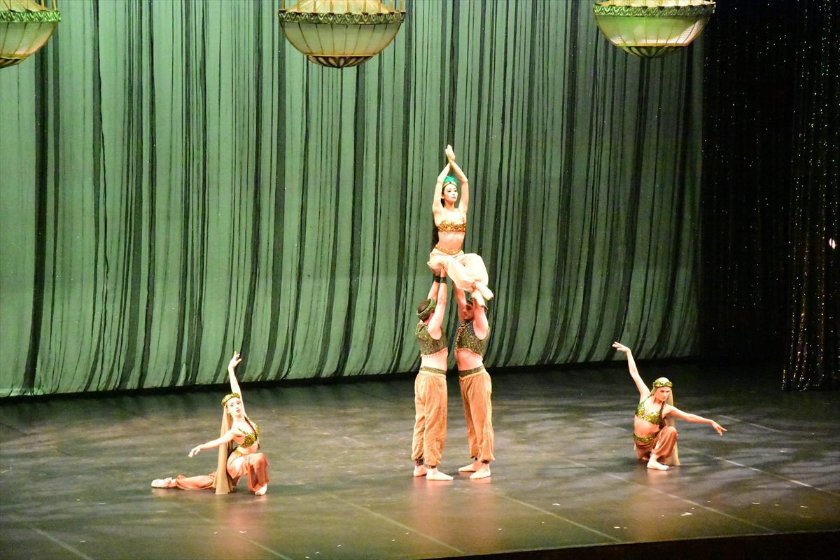 Antalya Devlet Opera ve Balesi “Dünya Dans Günü'nü gala gecesinde kutladı