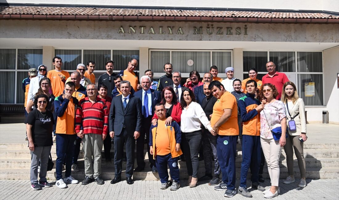 ANTALYA (AA) – Antalya Valisi Hulusi Şahin, 2 Nisan Dünya