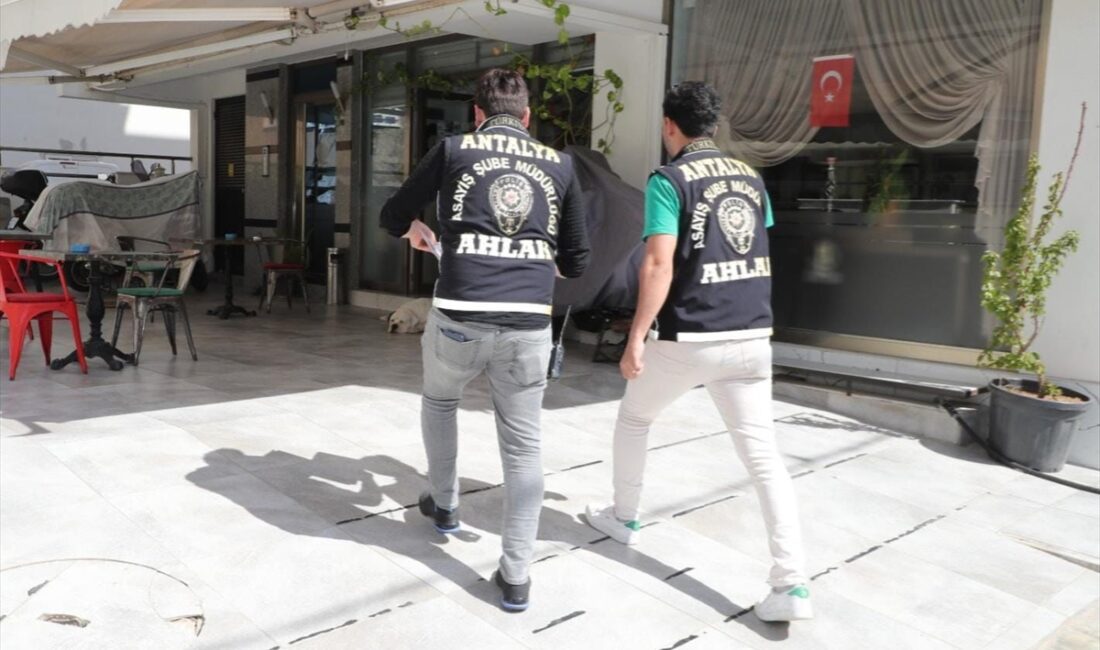 ANTALYA (AA) – Antalya'da günübirlik kiralanan evlerin denetimi yapıldı. İl